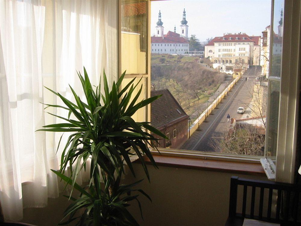 Domus Henrici Hotel Prague Exterior photo